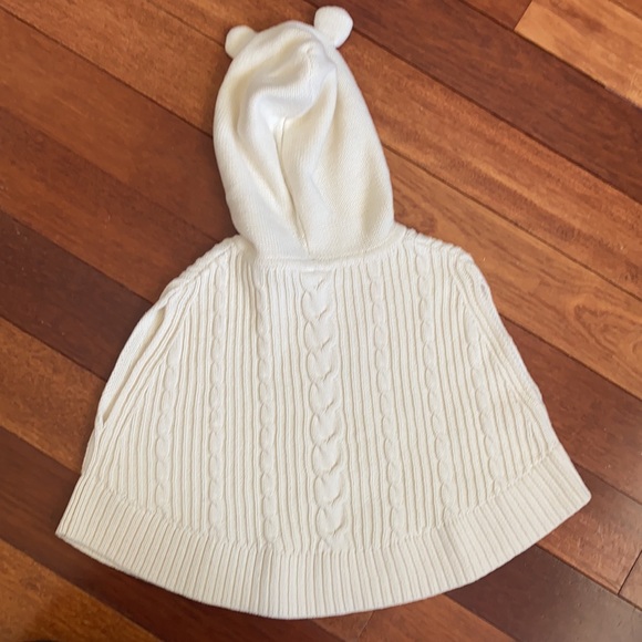 Gap sleeveless sweater beige size 3t like new - Picture 2 of 3